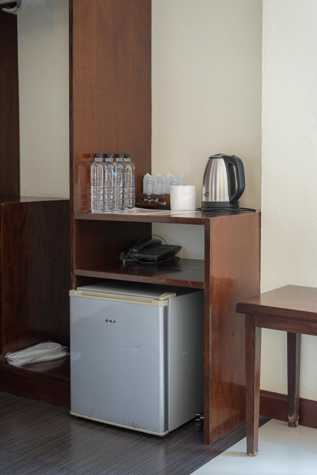 Manee Cool Mueang Hotel Chiang Mai Ngoại thất bức ảnh
