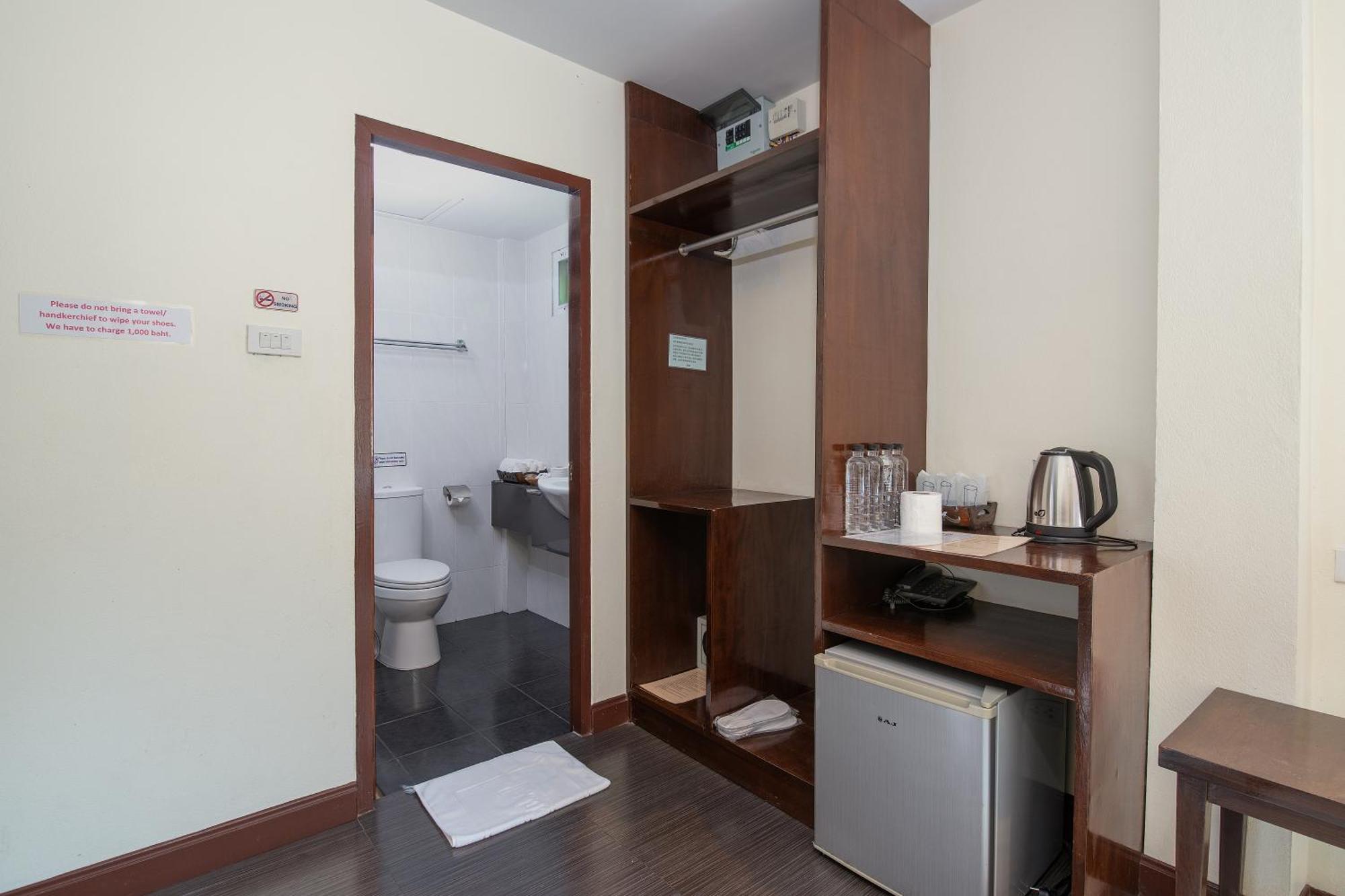 Manee Cool Mueang Hotel Chiang Mai Ngoại thất bức ảnh
