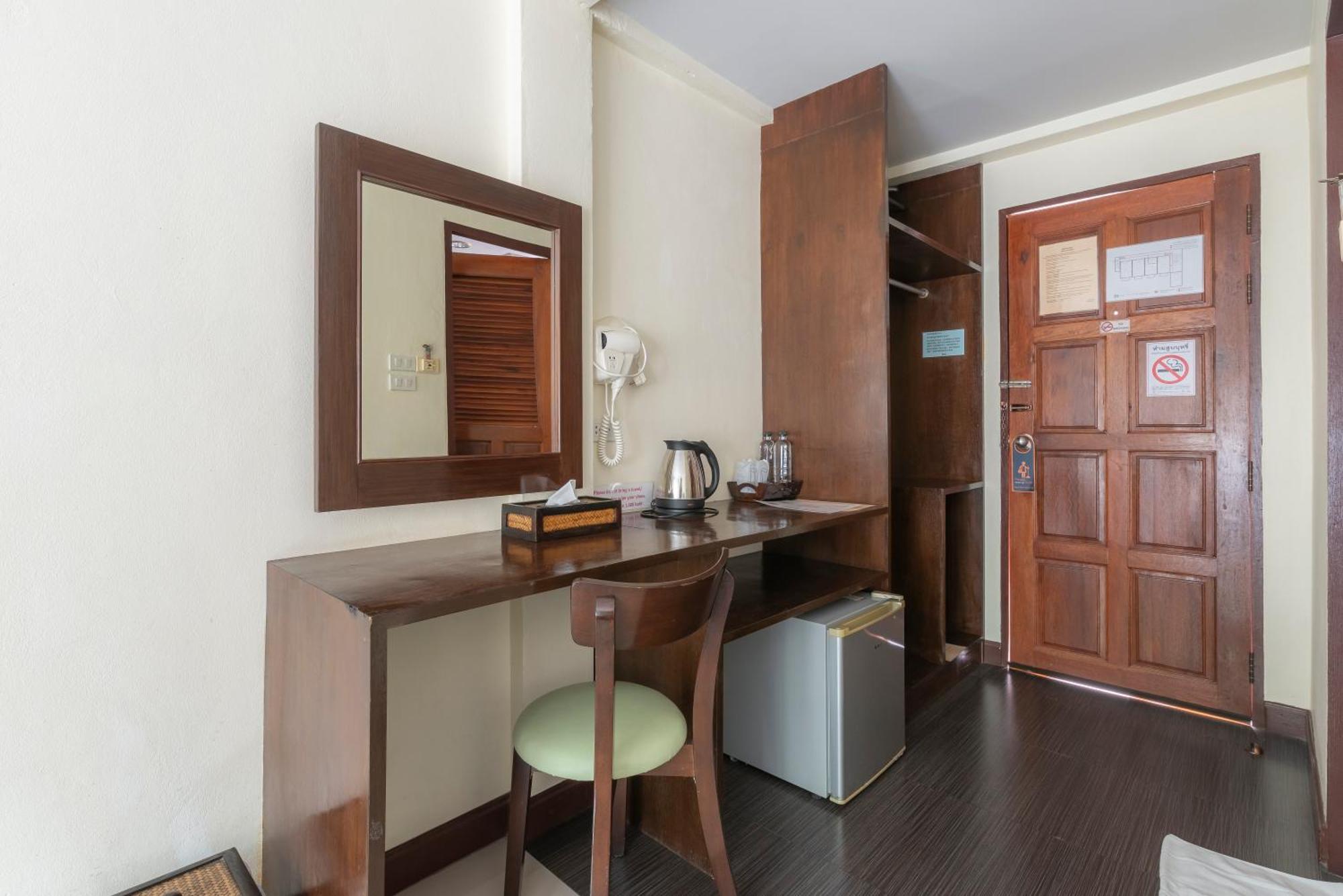 Manee Cool Mueang Hotel Chiang Mai Ngoại thất bức ảnh