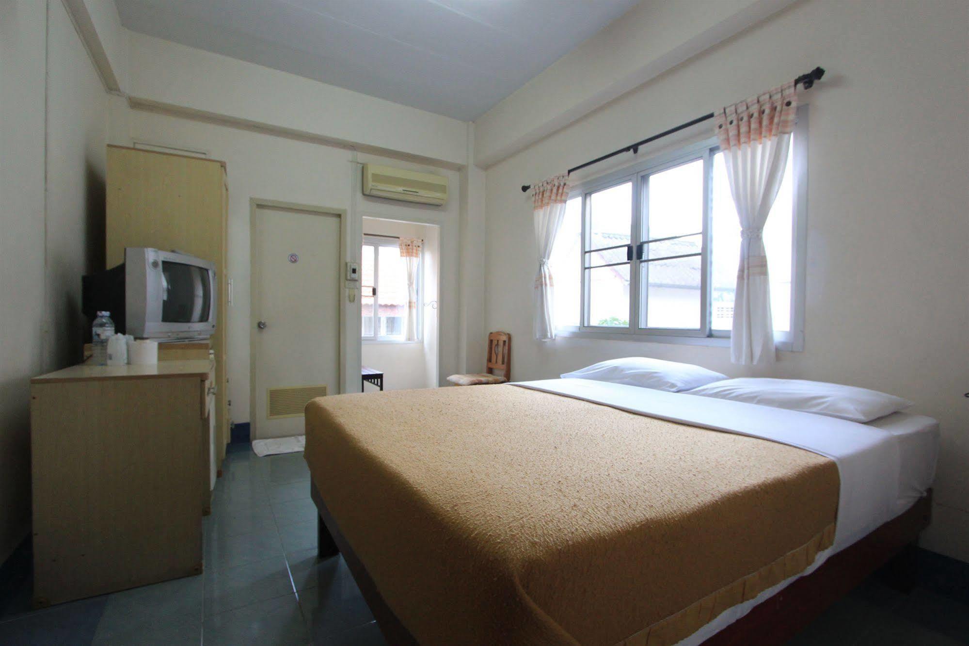 Manee Cool Mueang Hotel Chiang Mai Ngoại thất bức ảnh