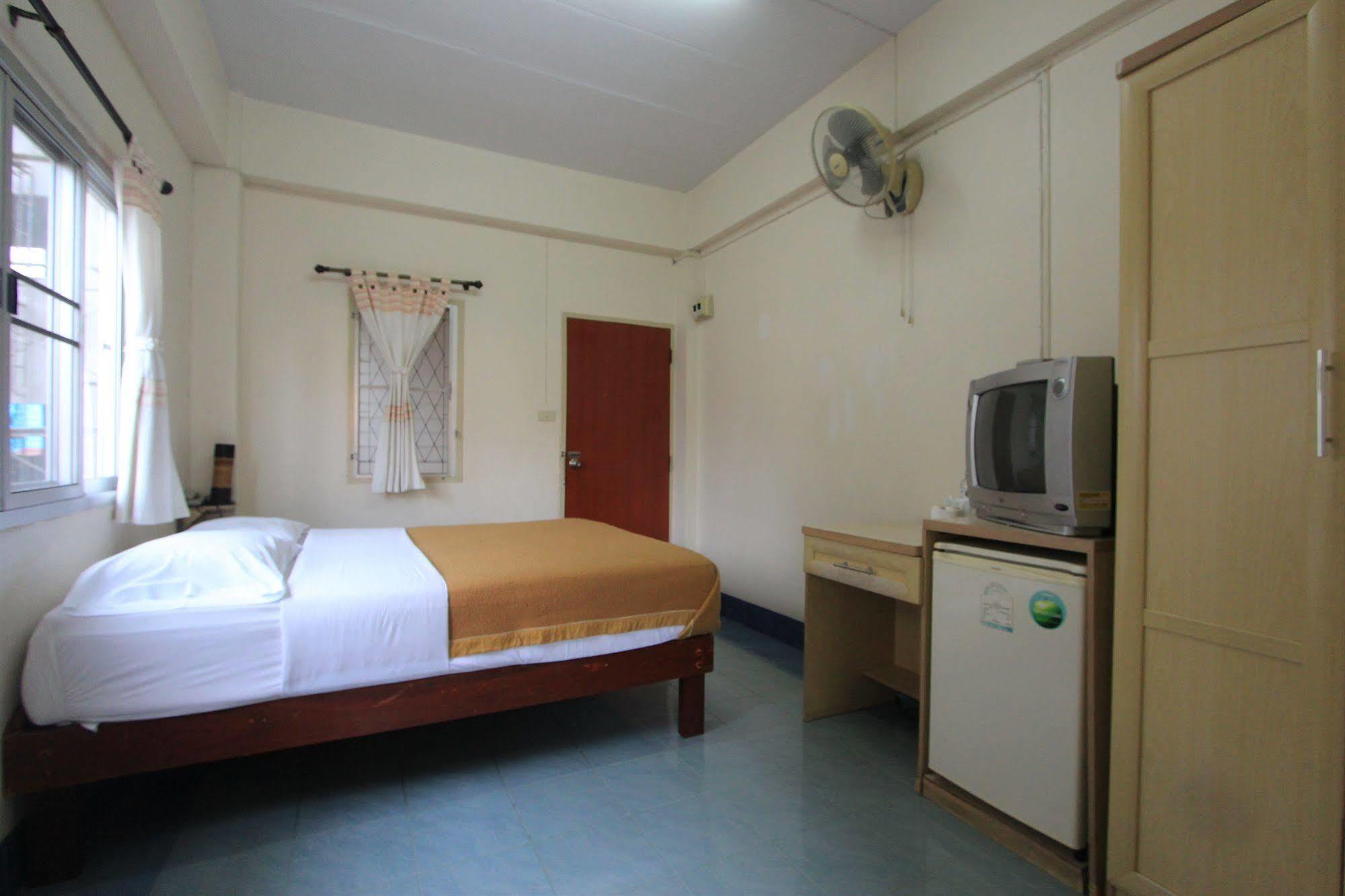 Manee Cool Mueang Hotel Chiang Mai Ngoại thất bức ảnh