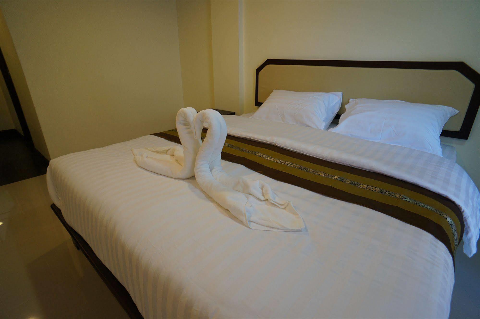 Manee Cool Mueang Hotel Chiang Mai Ngoại thất bức ảnh