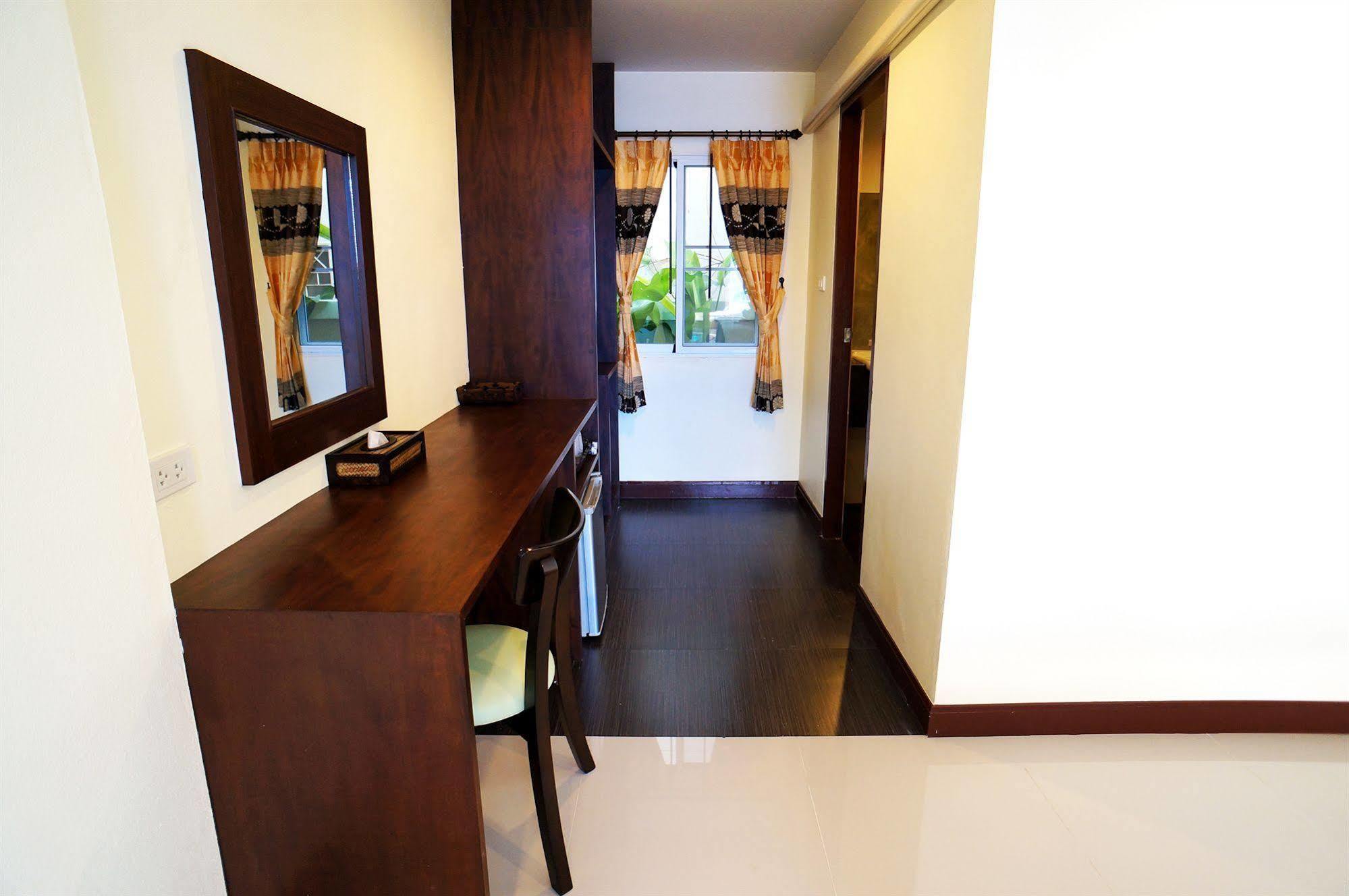 Manee Cool Mueang Hotel Chiang Mai Ngoại thất bức ảnh