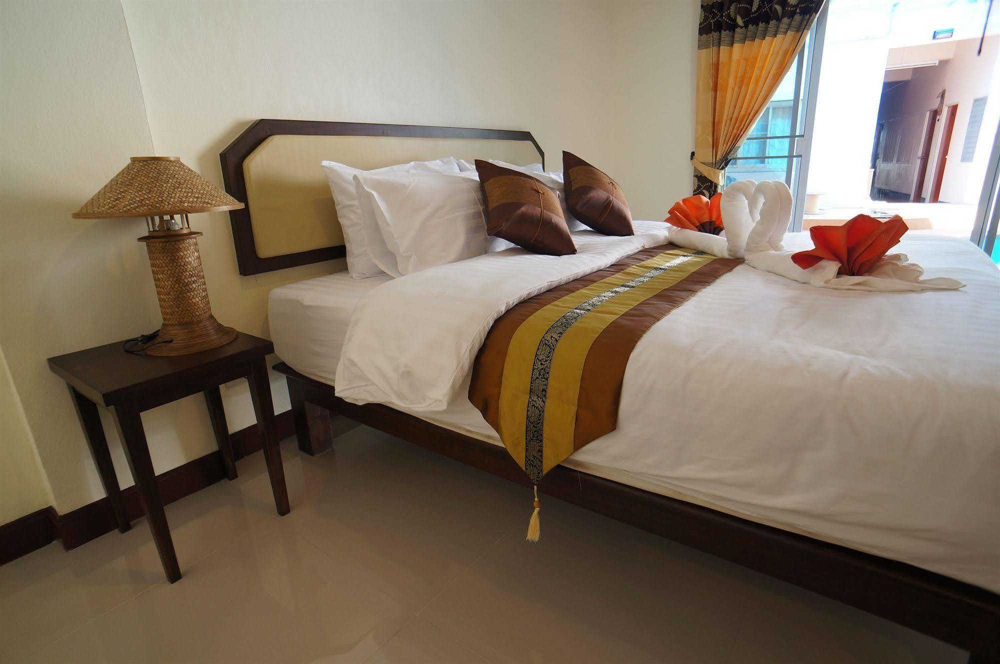 Manee Cool Mueang Hotel Chiang Mai Ngoại thất bức ảnh
