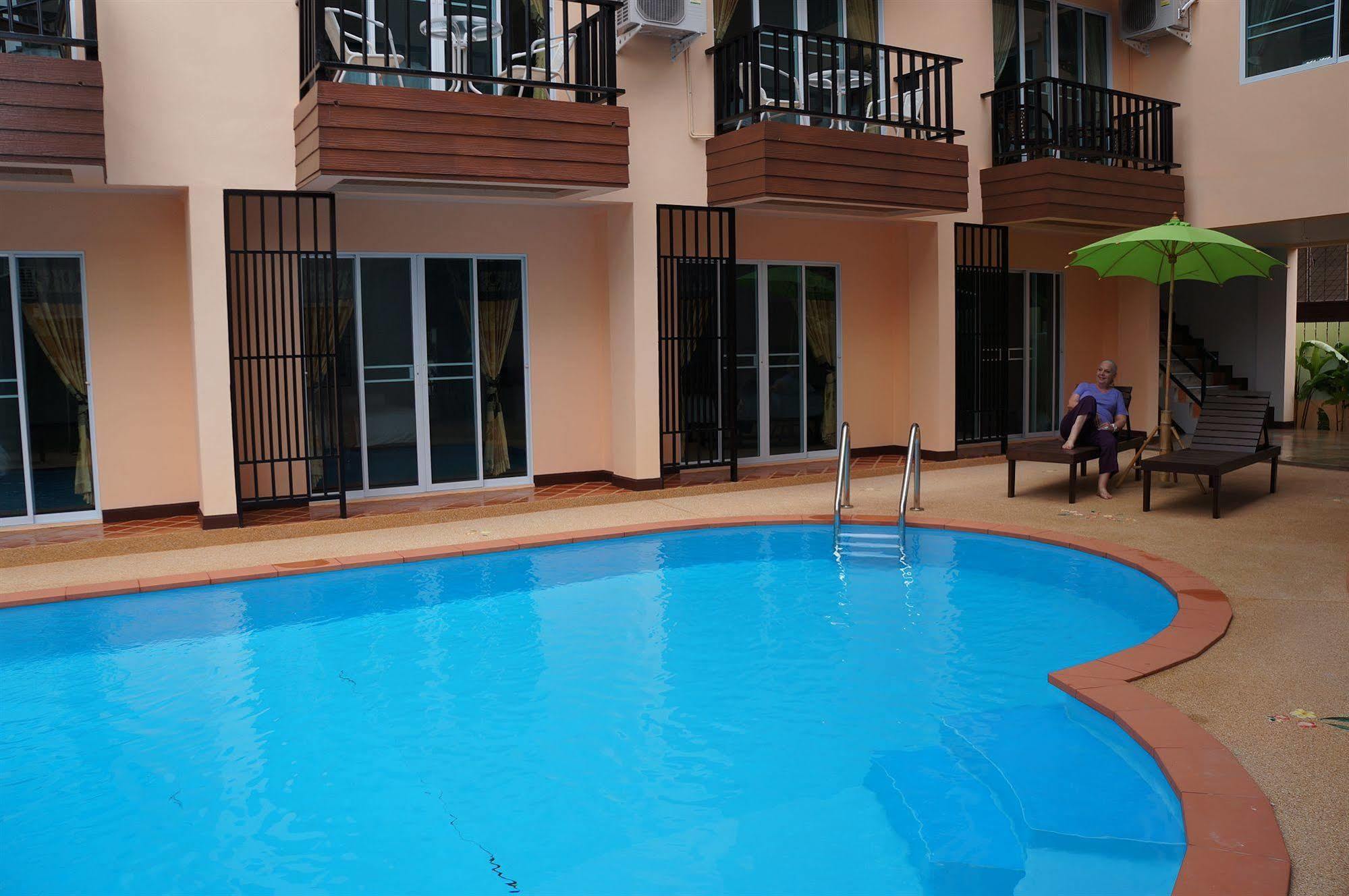 Manee Cool Mueang Hotel Chiang Mai Ngoại thất bức ảnh